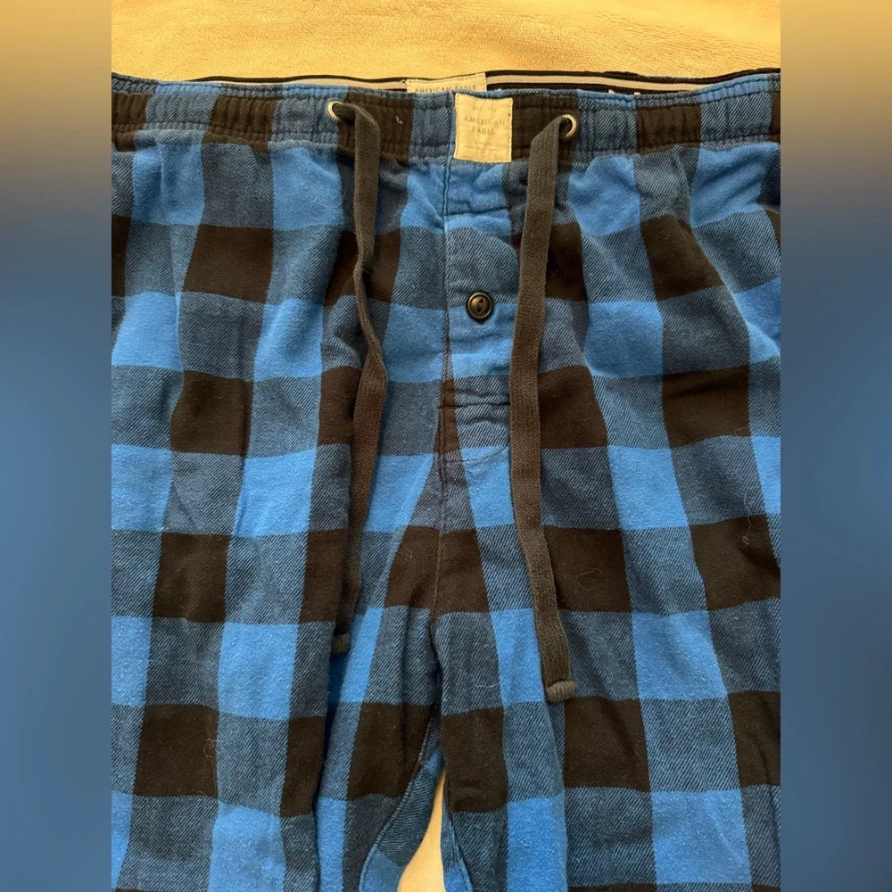 Men’s American Eagle Outfitters Blue and Black Plaid PJ Bottoms - Picture 4 of 7